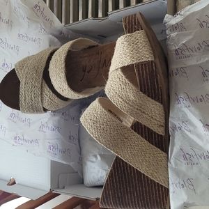 Size 11 Blowfish wedges